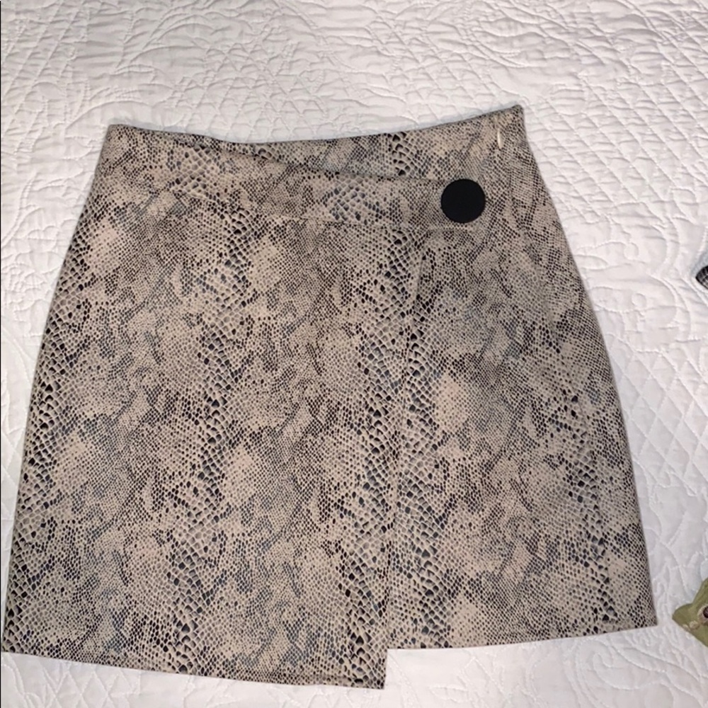 Snakeskin skirt!